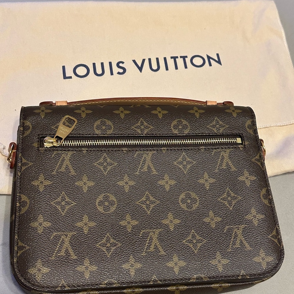 Louis Vuitton Monogram Crossbody Bag in Brown and Gold - Picture 3 of 8
